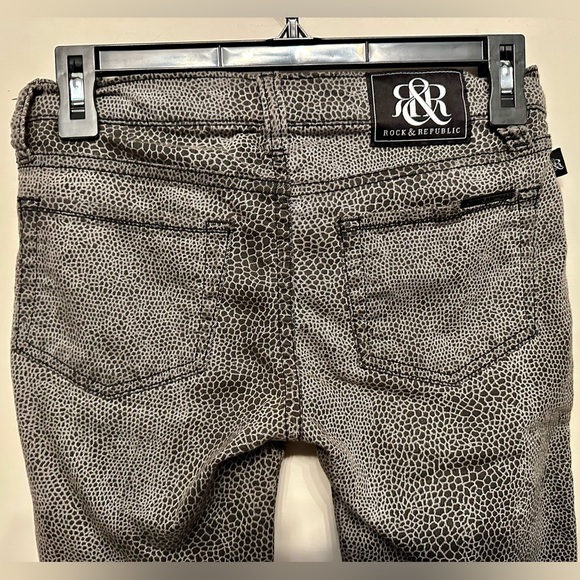 Pre-Kohls Era Rock & Republic Gray Snakeskin Print Skinny Jeans Size 25 - Picture 6 of 7